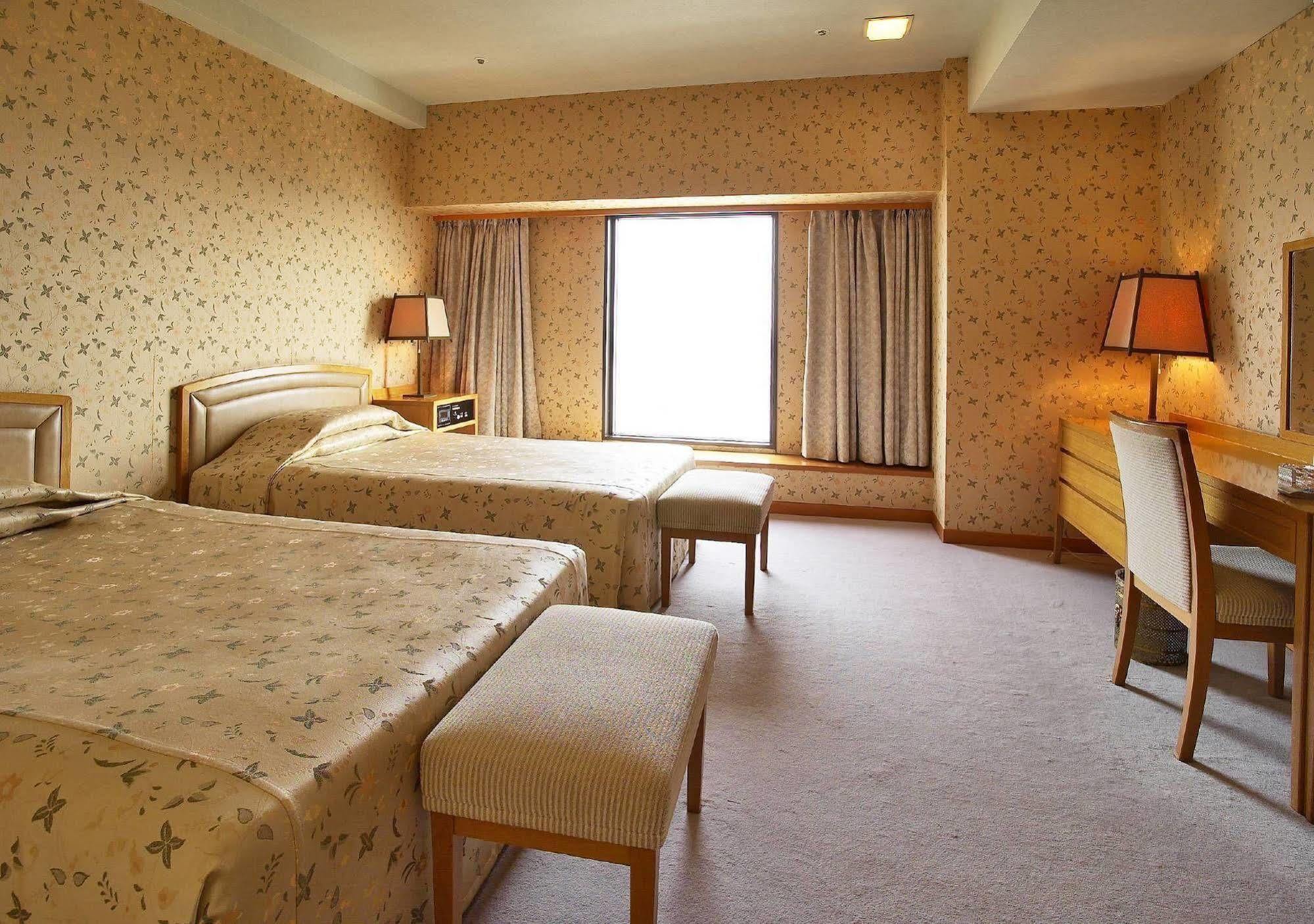 Отель Ana Crowne Plaza Kumamoto New Sky By Ihg Экстерьер фото